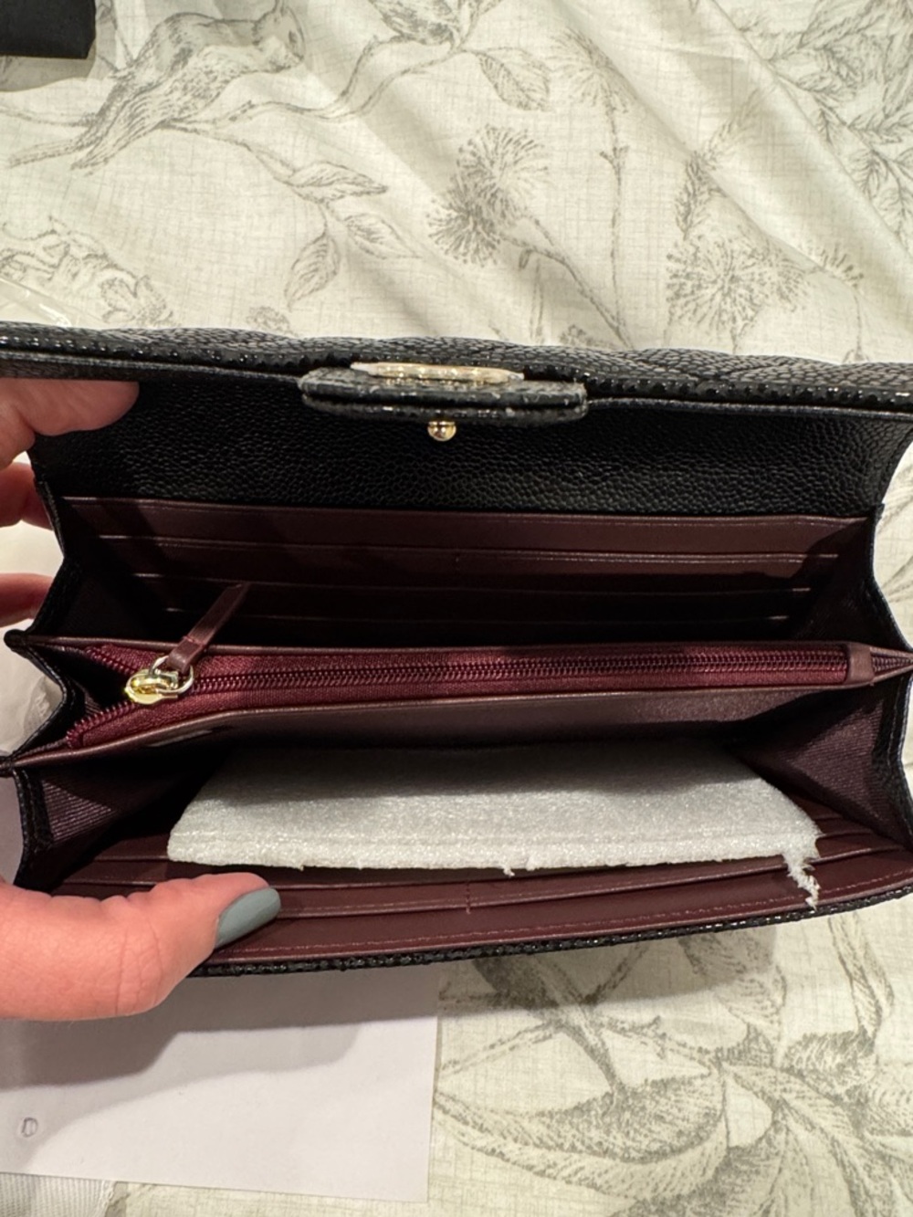CC style black and gold wallet - Picture 4 of 7